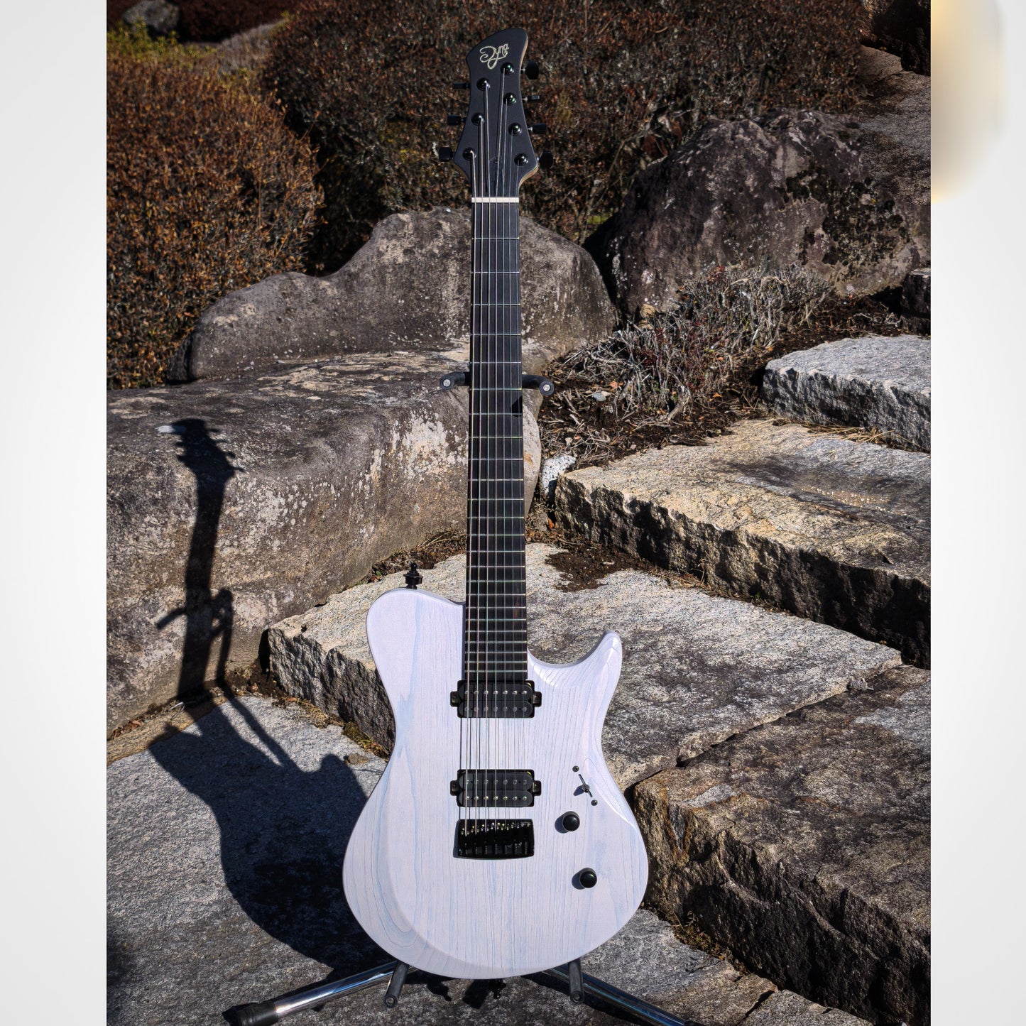 MOTIVE-II 7strings  /Matte White